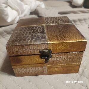 Gold box 8x8x5